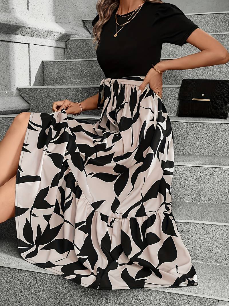 Joelle - Kleid mit Blumenmuster und Rundhalsausschnitt