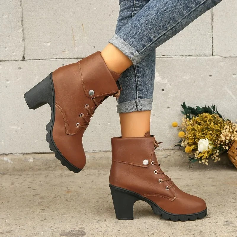Mazara | Leder Stiefeletten mit Schnürung, Chunky Absatz und Rundkappe