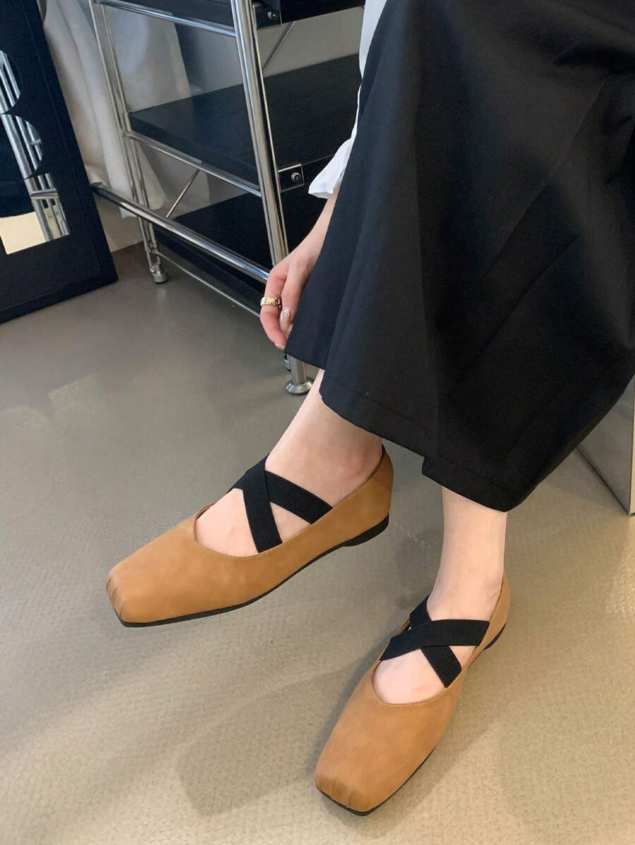 Balleri | Slip-on Ballerinas mit Quadratischem Criss-Cross-Schnürsystem und Gummisohle