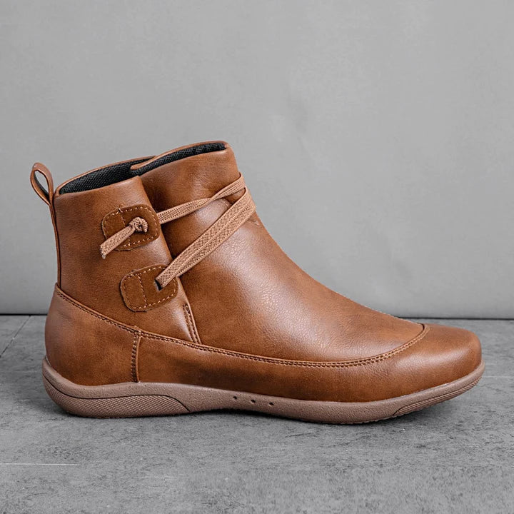 Kanino | Elegante Stiefelette mit Riemen für Damen