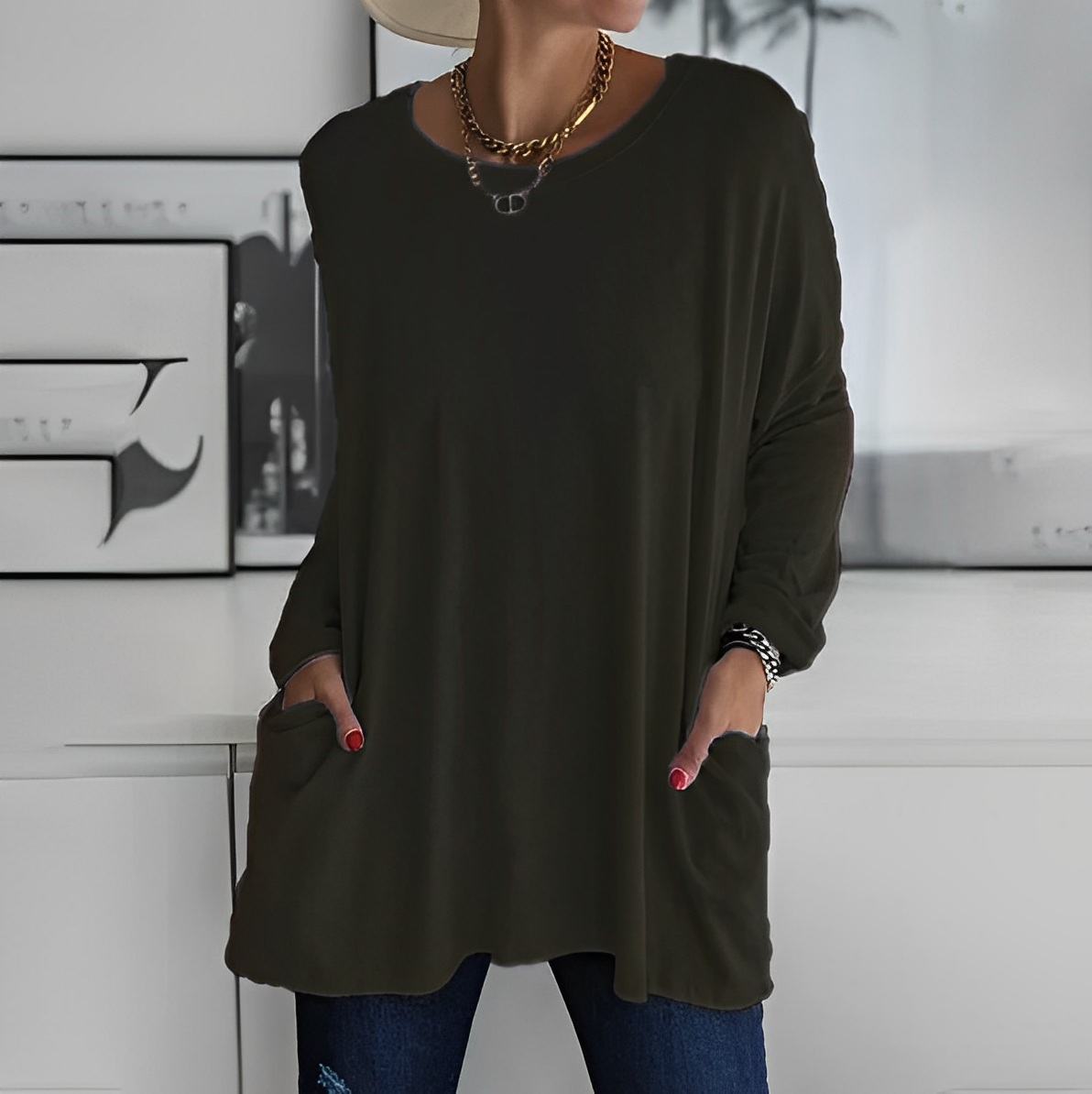 Livia | Sommerbluse mit weichem Stoff und praktischen Taschen für Frauen
