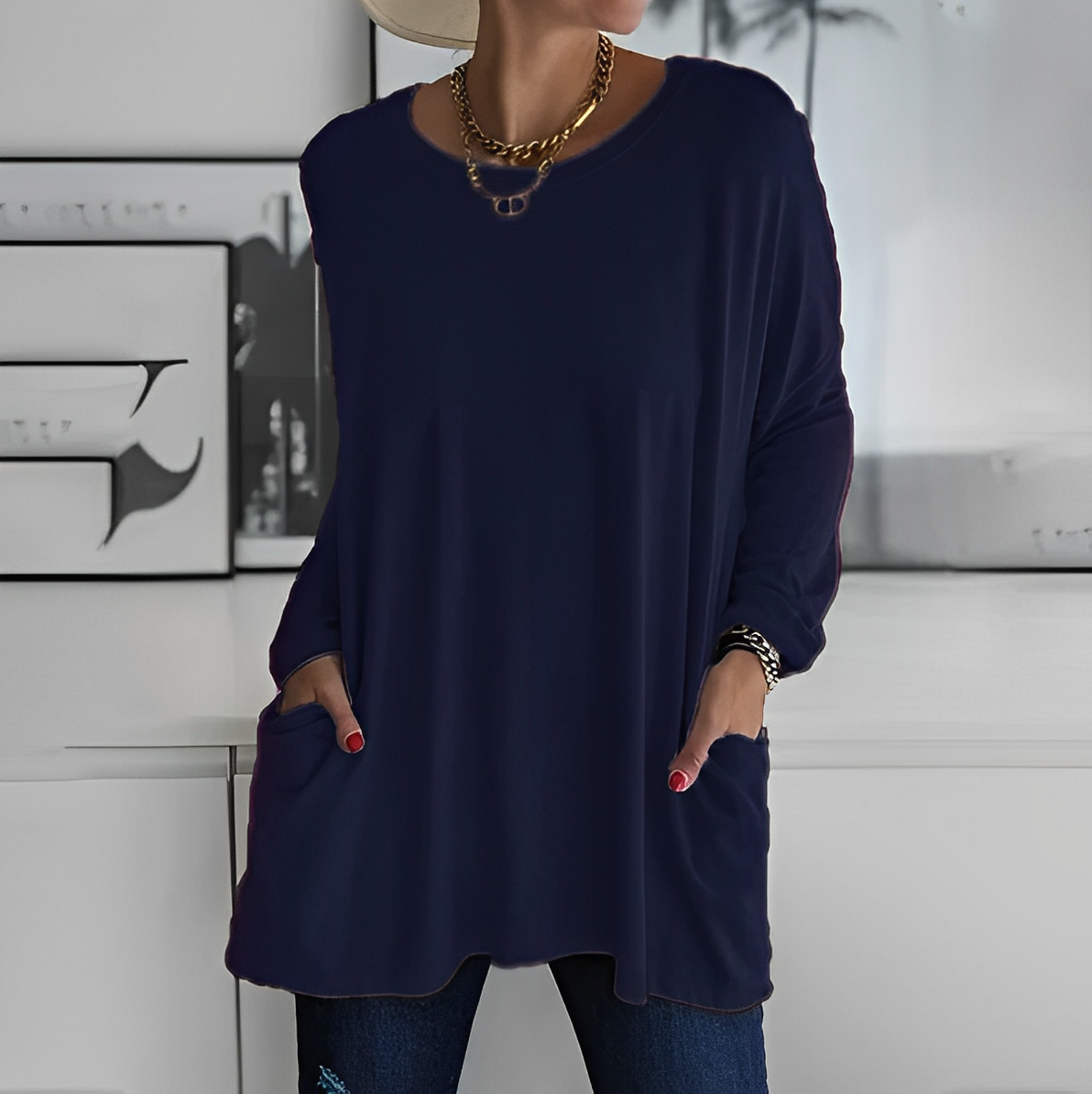 Livia | Sommerbluse mit weichem Stoff und praktischen Taschen für Frauen