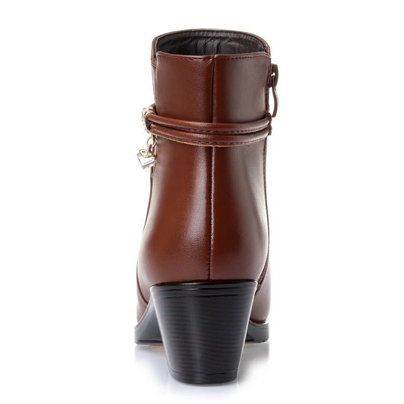 Frederika | Elegante Winterstiefeletten aus weichem Leder mit Reißverschluss und Fellfutter
