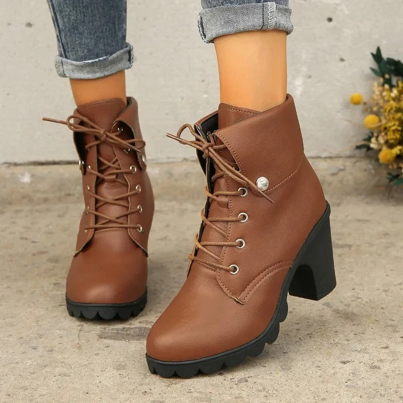 Mazara | Leder Stiefeletten mit Schnürung, Chunky Absatz und Rundkappe
