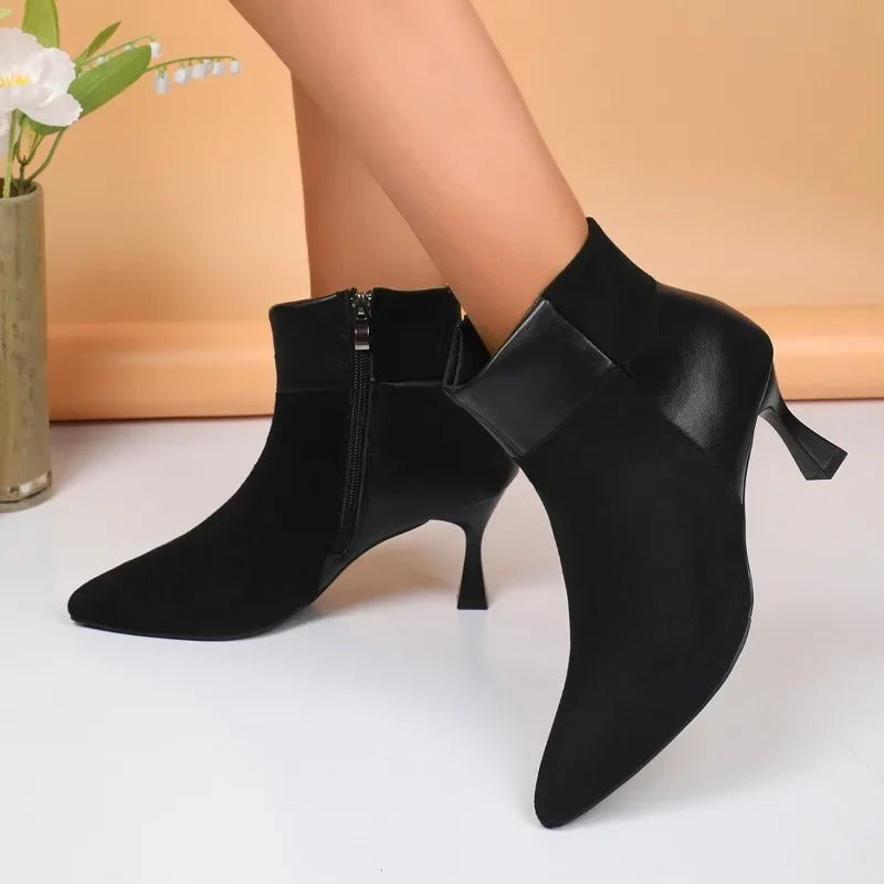 Leony | Stilvolle Color Block Stiefeletten mit spitzer Kappe und schlankem Absatz