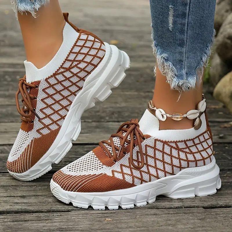 Sohlie | Sportschuhe mit rutschfester Sohle und Schnürung