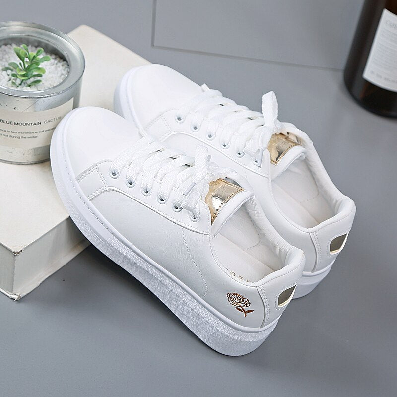 Linda – Hochwertiger Sneaker mit Aircushion-Sohle und Rosenemblem