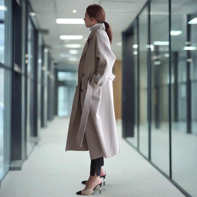 Amara | Damenmantel mit Zeitloser Eleganz und Funktionalen Taschen für Alle Anlässe