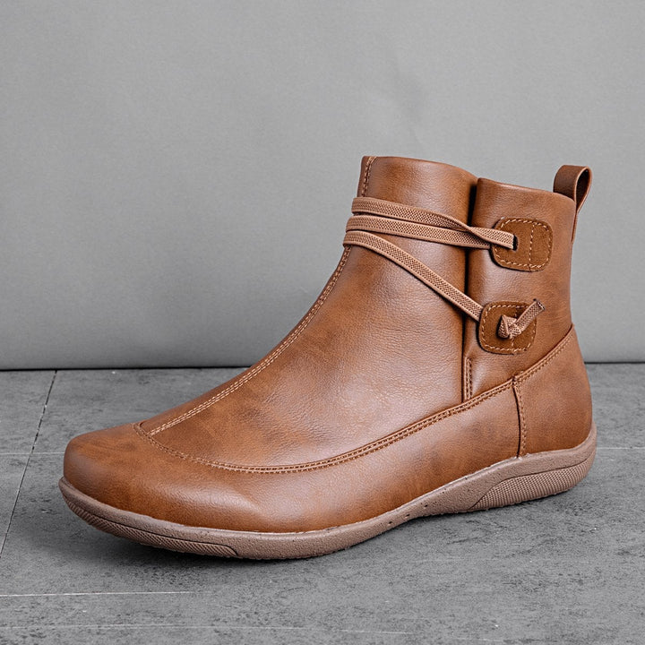 Kanino | Elegante Stiefelette mit Riemen für Damen