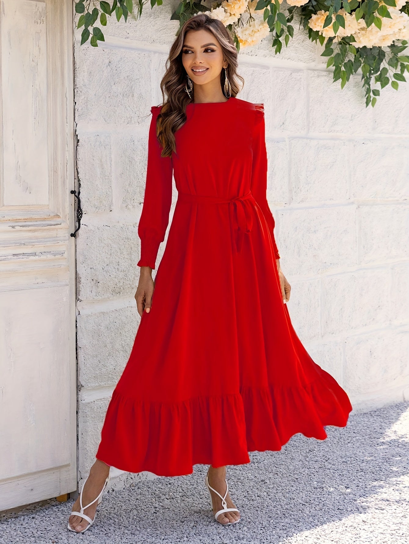 Iris - Maxikleid mit Gürtel und Rüschen