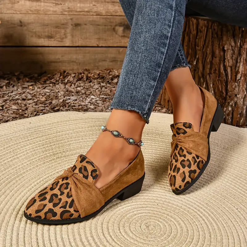 Lepanira | Vintage Loafer mit Schleifendetail und Leopard Print