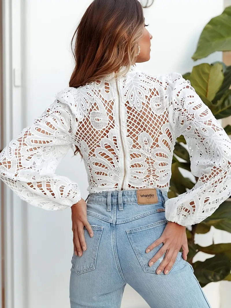 Livia | Bluse mit Eleganter Spitze und Luftiger Ästhetik für Frauen