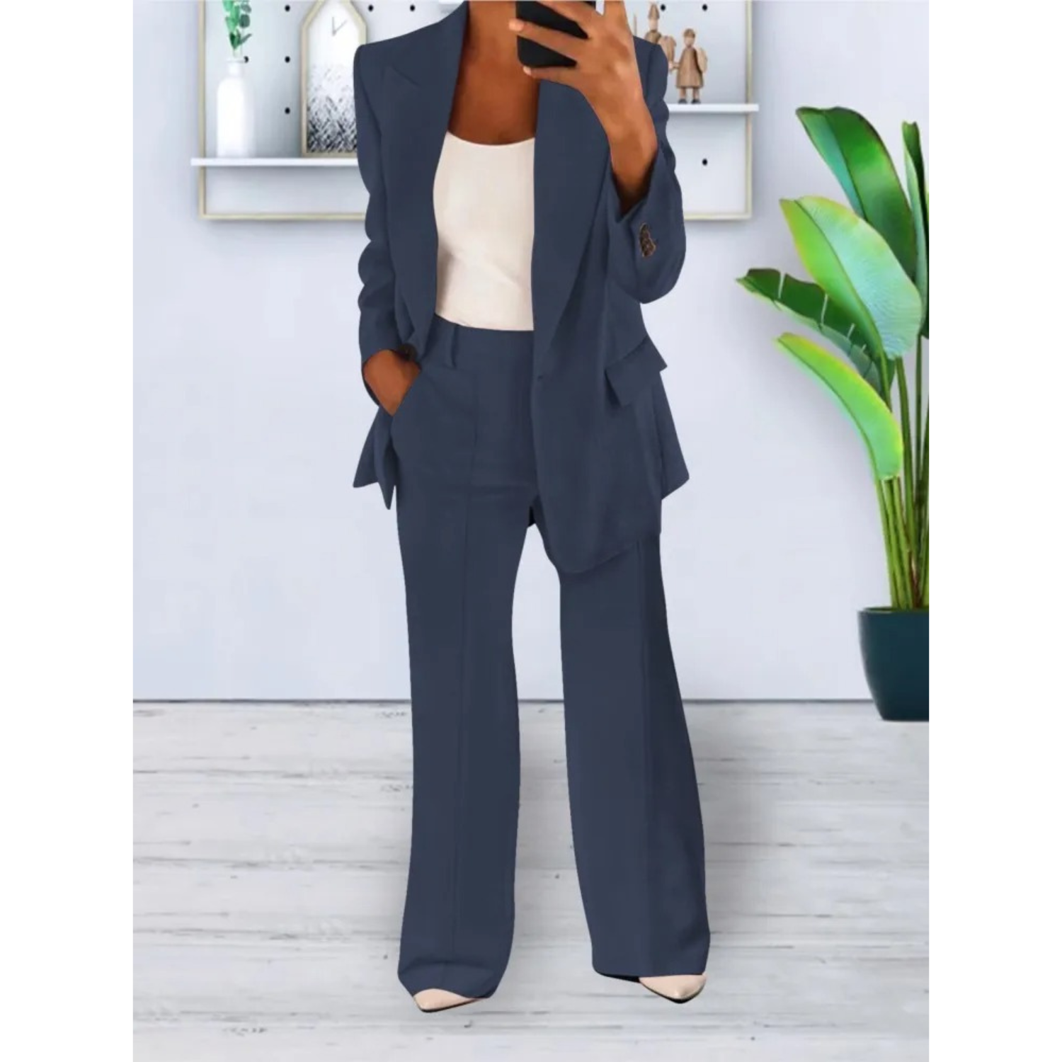Marinell - Locker sitzender, einfarbiger Blazer und Hosen-Set mit Taschen