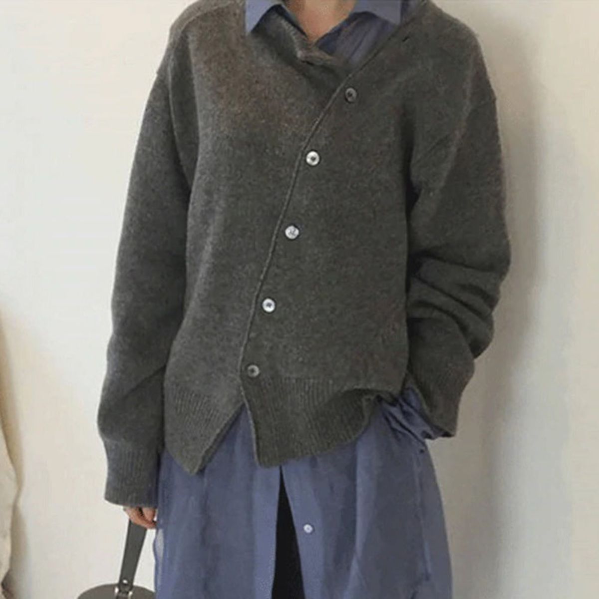 Eira - Bequeme Strickjacke mit verspieltem Knopfverschluss