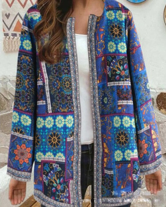 Aria | Strickjacke mit Bohemian Patchwork und Leichter Passform für Damen