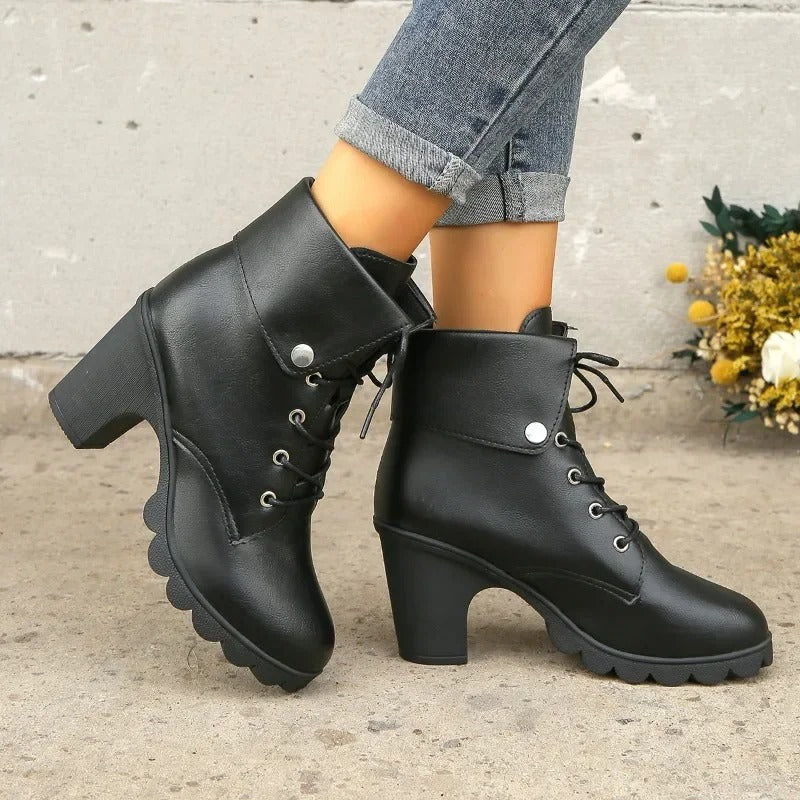 Mazara | Leder Stiefeletten mit Schnürung, Chunky Absatz und Rundkappe