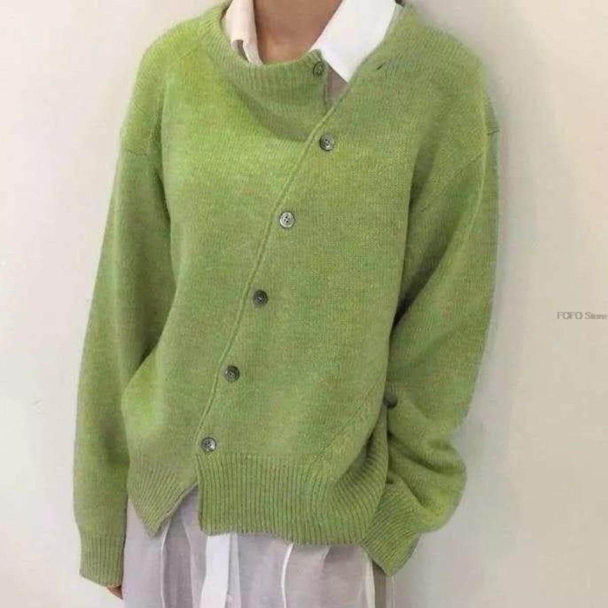 Eira - Bequeme Strickjacke mit verspieltem Knopfverschluss