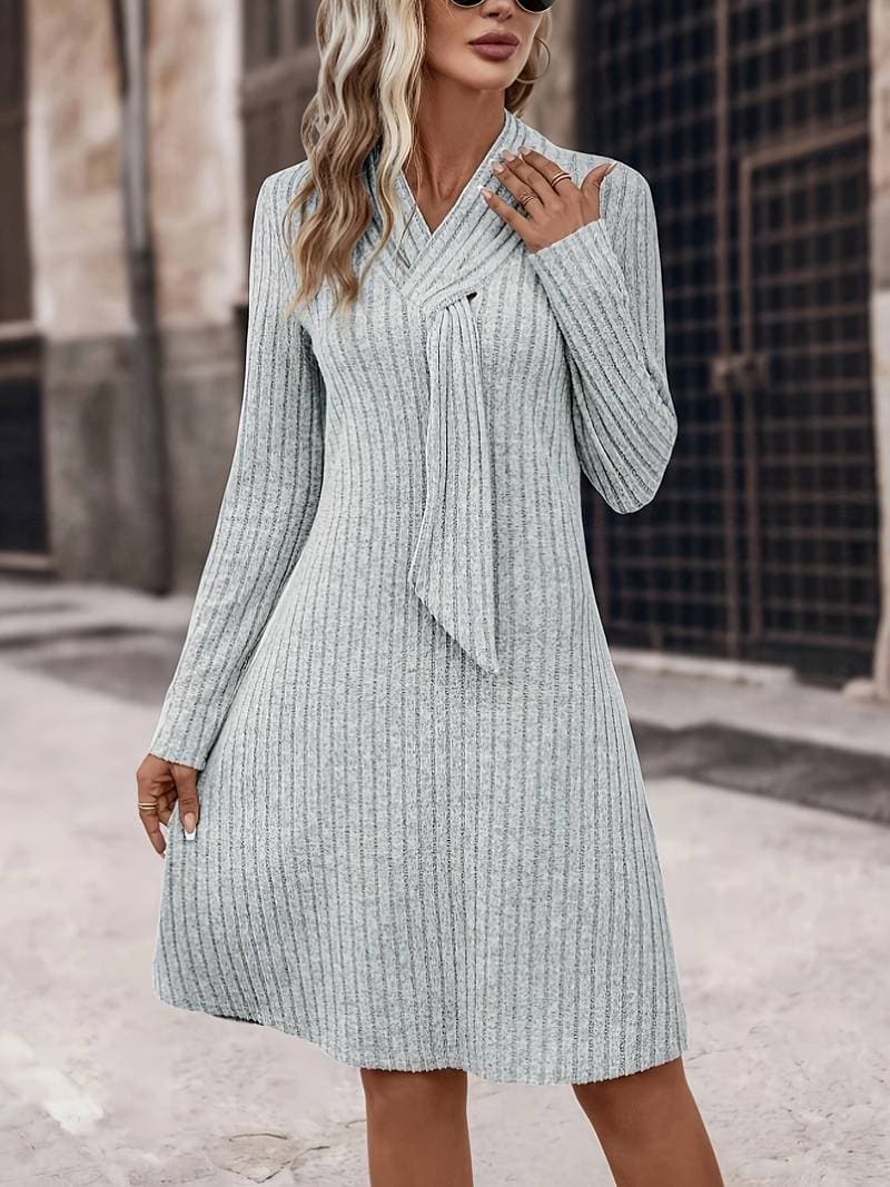 Ravena | Kurzes Kleid mit Auffälligem Muster und Eleganter Silhouette für Frauen
