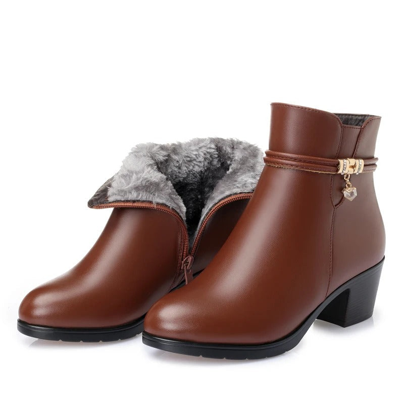 Frederika | Elegante Winterstiefeletten aus weichem Leder mit Reißverschluss und Fellfutter