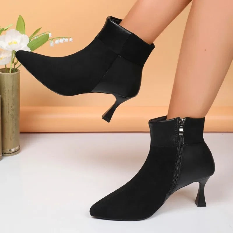 Leony | Stilvolle Color Block Stiefeletten mit spitzer Kappe und schlankem Absatz