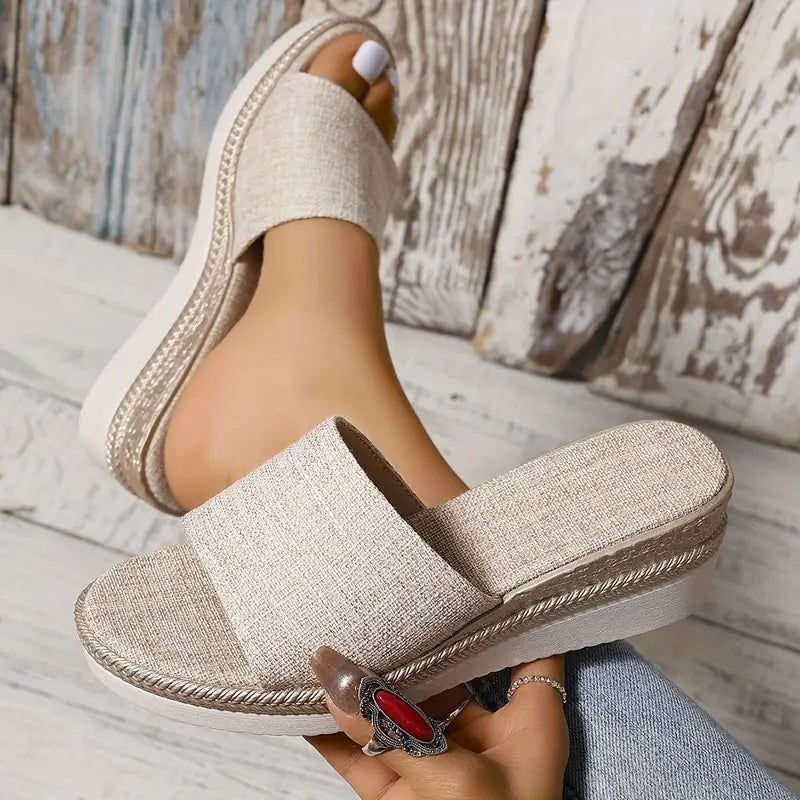 Jeanne | Trendige Sommer Slip On Keilsandaletten