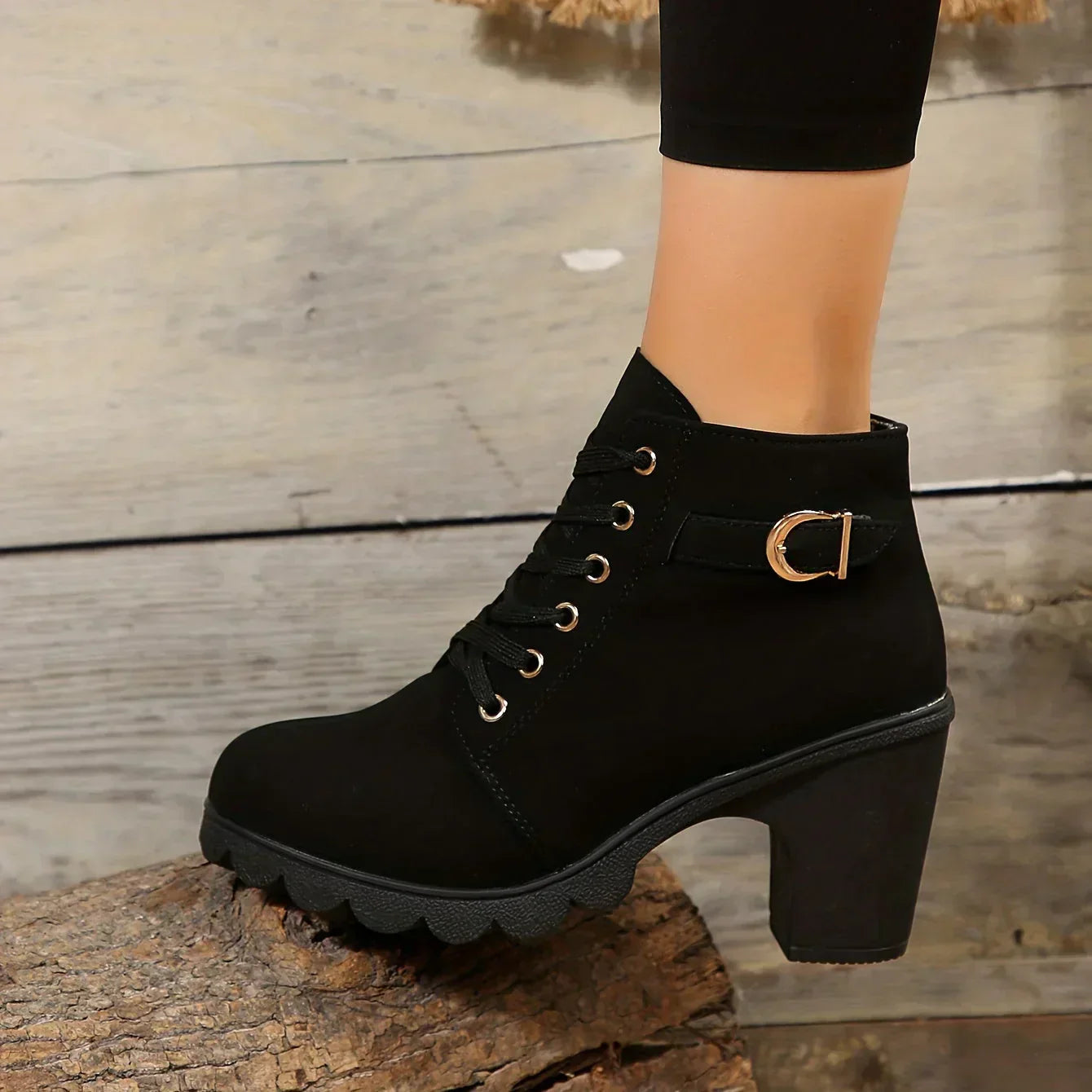 Sambaline | Chunky Heeled Ankle Boots mit Metallverzierung