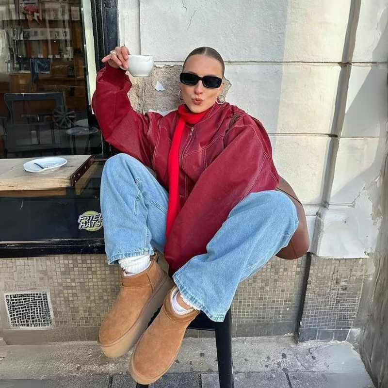 Jacky- Übergroße Jacke mit Kontrastnähten Rot