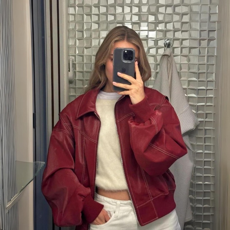 Jacky- Übergroße Jacke mit Kontrastnähten Rot