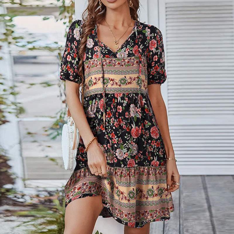 Lia | Boho-Kleid mit Blumenmuster und kurzer Ärmeln für Frauen