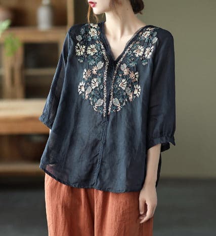 Livia | Bluse mit Leichtem Leinenstoff und Aufwendiger Stickerei für Frauen
