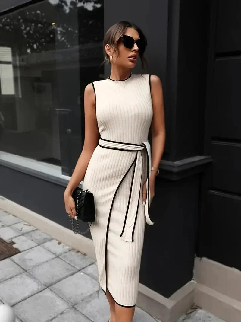 Livia | Kleid mit Eleganter Silhouette und Stilvollem Gürtel für Frauen