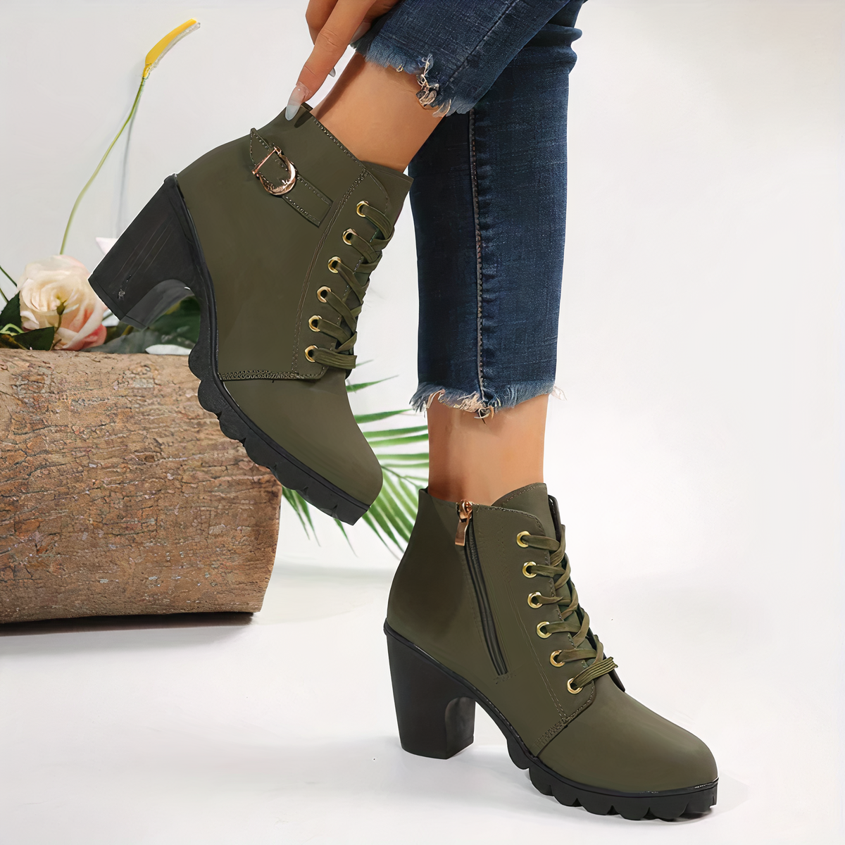 Sambaline | Chunky Heeled Ankle Boots mit Metallverzierung
