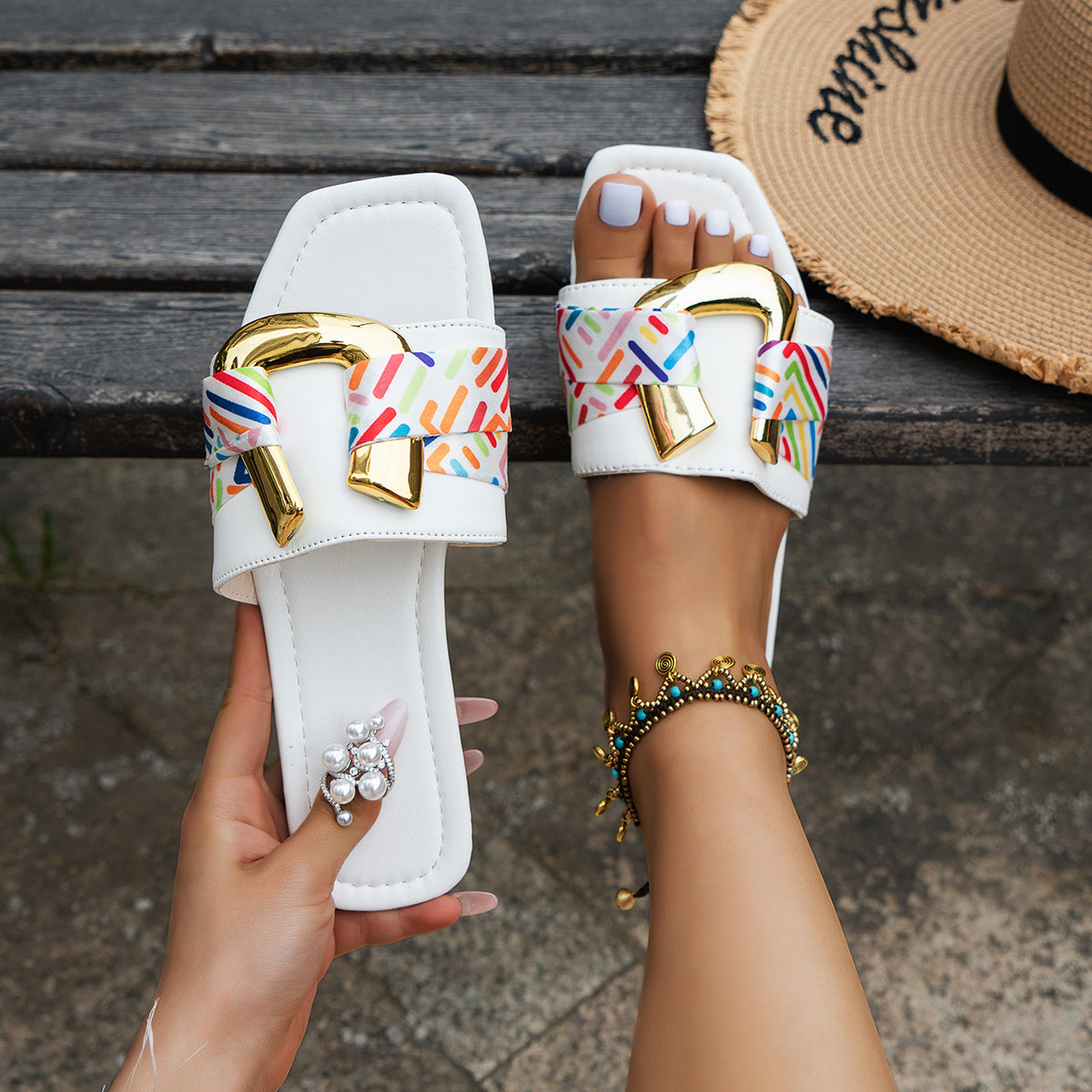 Laura | Flache Sandalen mit quadratischer Spitze