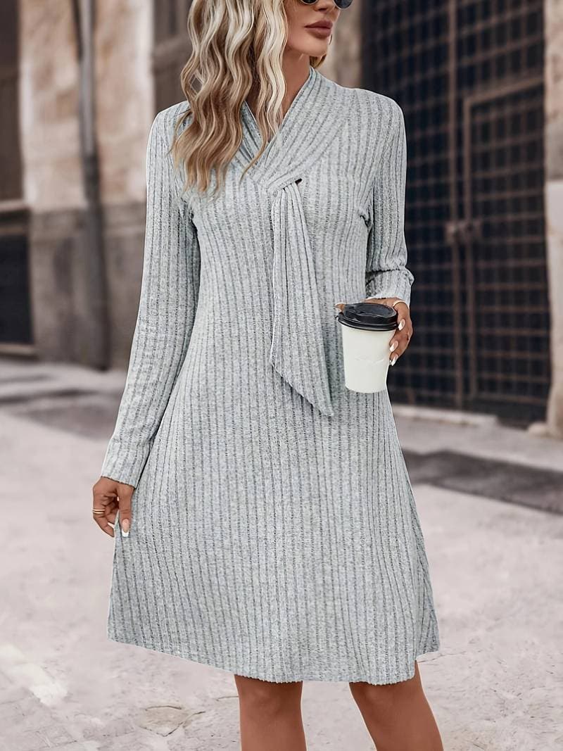Ravena | Kurzes Kleid mit Auffälligem Muster und Eleganter Silhouette für Frauen