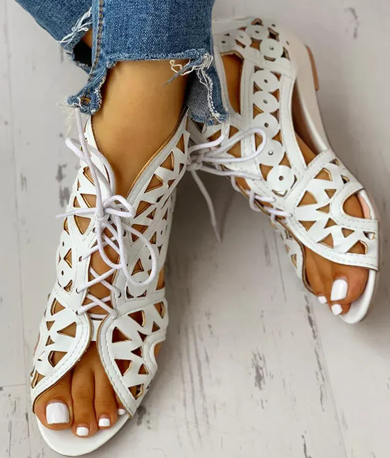 Brandi - Bequeme Damensandalen mit Schnürsenkeln