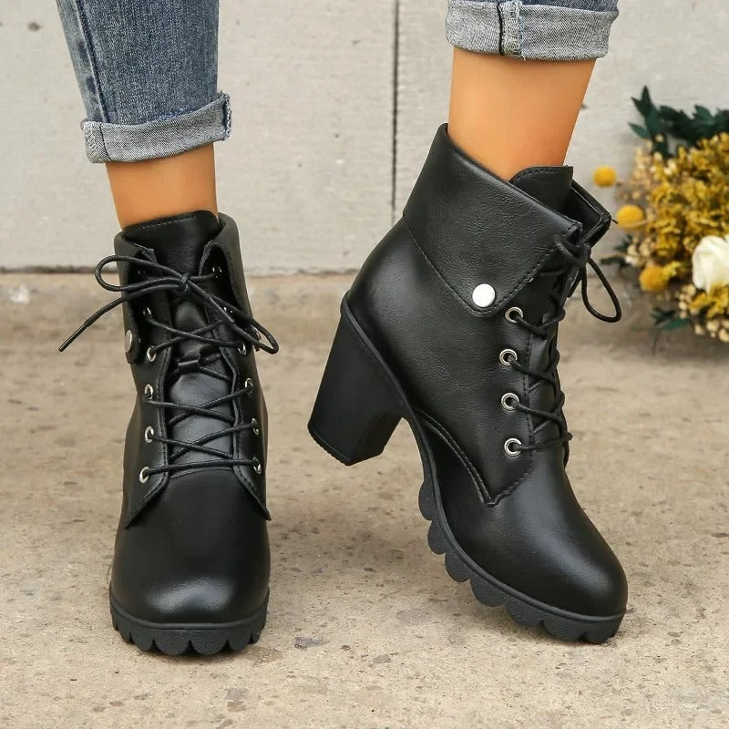 Mazara | Leder Stiefeletten mit Schnürung, Chunky Absatz und Rundkappe