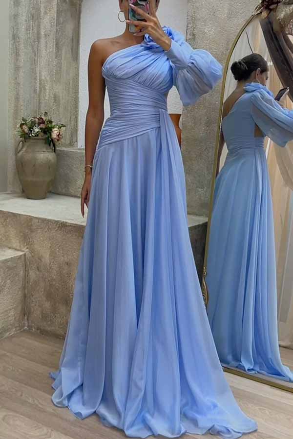 Erminda - Plissiertes Maxikleid mit einseitigen Ärmeln