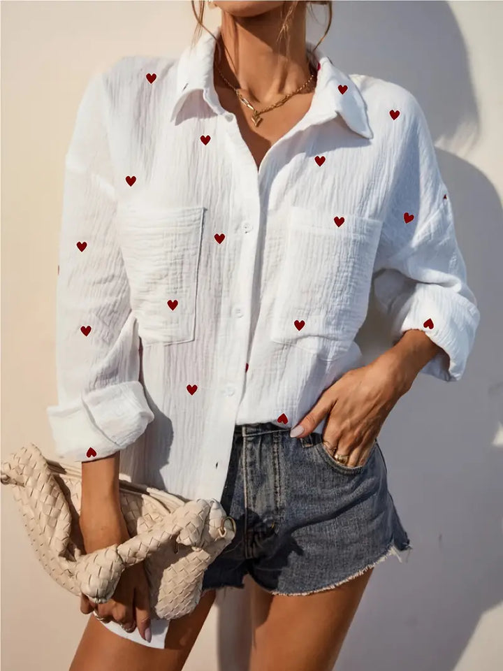 Corinne - Bluse mit Herz-Print und Kragen